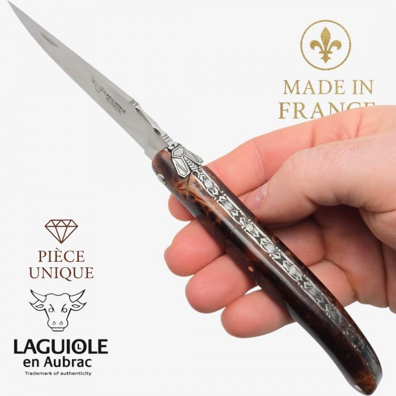 Couteau Laguiole en Aubrac pièce unique loupe tilleul Couteau Laguiole en Aubrac pièce unique loupe tilleul