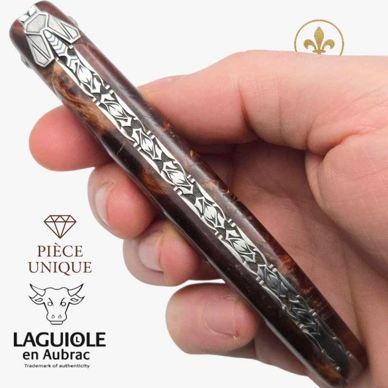 Couteau Laguiole en Aubrac pièce unique loupe tilleul Couteau Laguiole en Aubrac pièce unique loupe tilleul